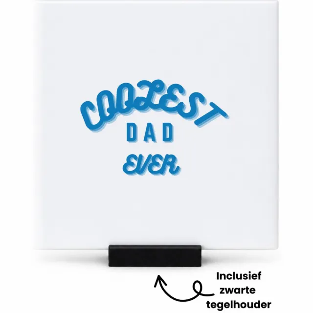 Hacebo Coolest dad ever in blauw tegeltje met tegelhouder - Vader - Coole papa - tegeltjes met tekst - Vaderdag cadeautje - Cadeau voor papa - Verjaardag - Geschenk - Cadeau - Gift - spreuktegels - 10.8x10.8 CM Wit