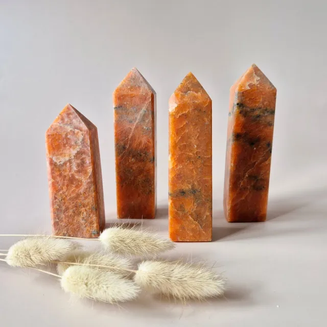 Moonlight Gemstones Edelsteen Oranje Calciet toren – motivatie, levenskracht & creativiteit 100-500gram