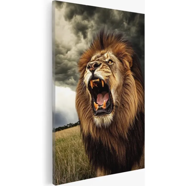 Saammp Canvas Schilderij - Brullende Leeuw tijdens storm - Dieren - Natuur - 100x150 - Foto op canvas - Wanddecoratie - Muurdecoratie Woonkamer - Slaapkamer decoratie - Canvas Print Multicolor