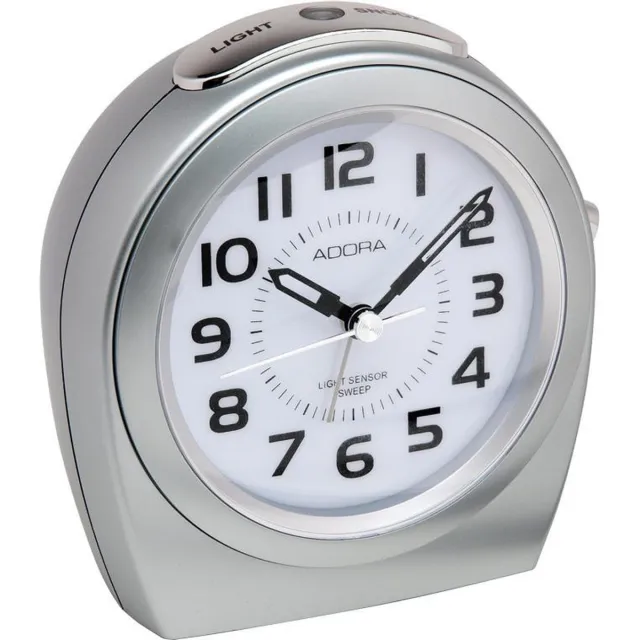 Adora SC910SP Wekker Zilver – Analoog – Automatische Verlichting – Stille Sweep Seconde – Snooze & Crescendo Alarm