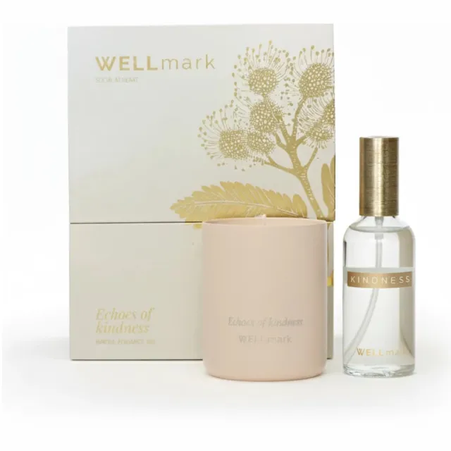 Scented duo box / echoes of kidness Wellmark giftbox scented duo: roomspray 100ml + kaars 210gr - echoes of kindness ivory Beige