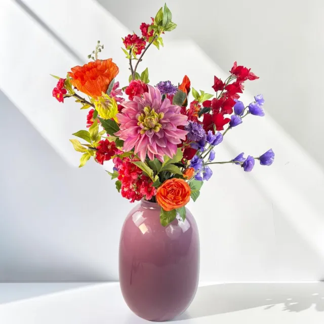 Bloemboetiek Burning Love – Kunstbloemen – Bloemen – Zijden bloemen boeket – Luxe kunstbloemen plukboeket – Rood, roze, oranje en paars – 65 cm – 12 stelen – Vaas niet inbegrepen