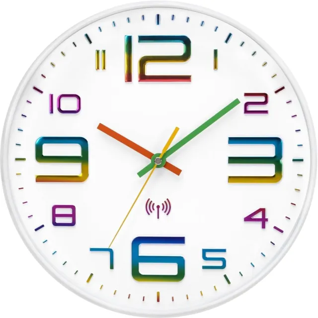 Famanu Radiogestuurde wandklok met grote cijfers, stille klok zonder tikkend geluid, geschikt voor keuken, woonkamer, slaapkamer en kantoor, 30 cm Zwart