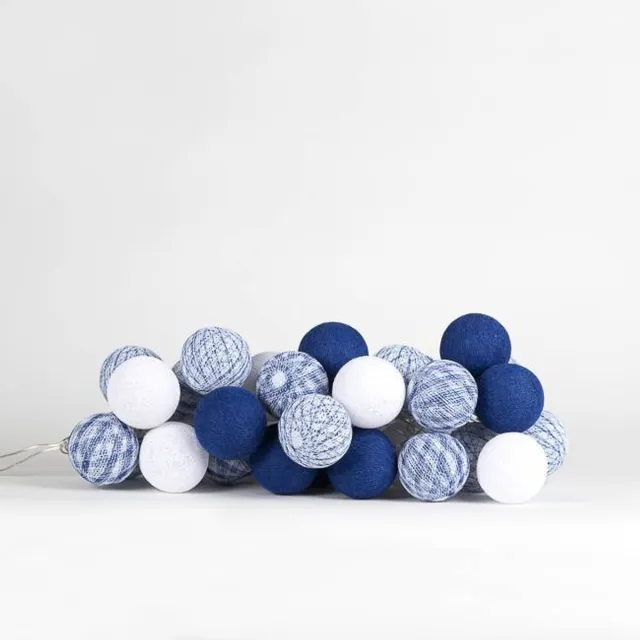 Cotton Ball Lights LED lichtslinger voor binnen - Handgemaakt en Fairtrade - 50 lampjes - Delft Blue