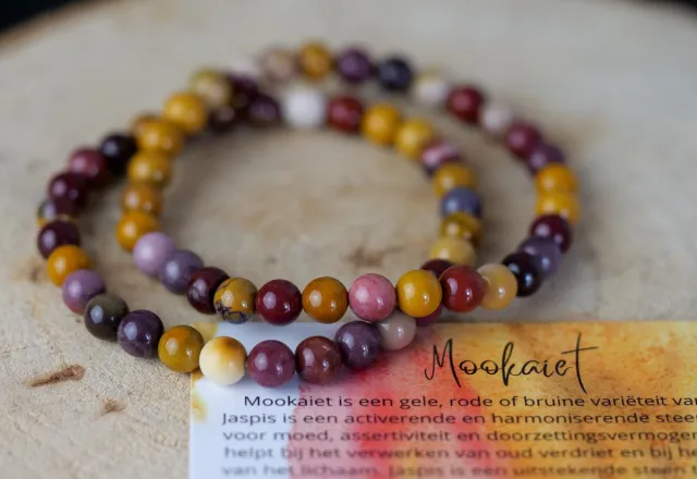 GemsByShy Mookaiet Armband met 6mm kralen, edelstenen - Perfect cadeau voor mannen en vrouwen - Inclusief uitleg - Spiritueel - Mokaite - Activering - Doorzettingsvermogen - Oud verdriet - Stress - Overspanning - Doelgericht - 100% NATUURLIJK