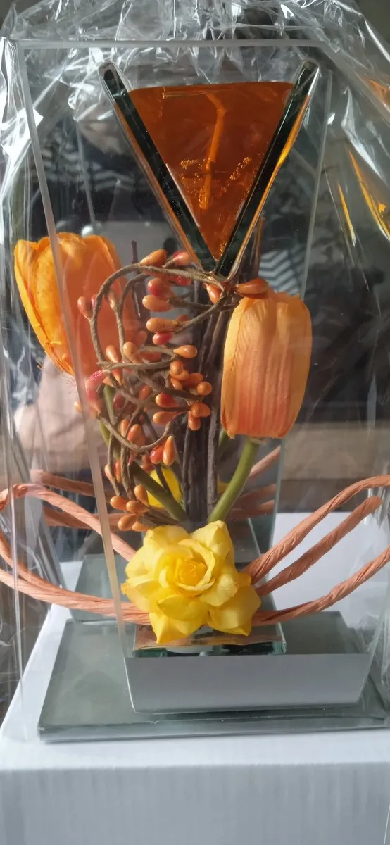 Robas Glasdecoratie met oranje tulpen en gelei lichtje