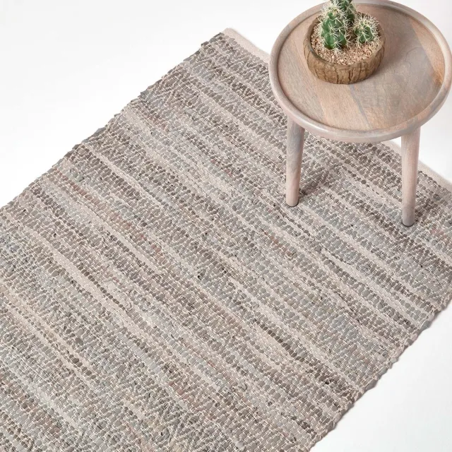 Homescapes Grijs handgeweven leren vloerkleed met ruitpatroon 120 x 180 cm