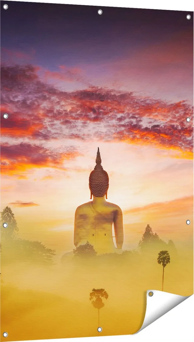 Gards Tuinposter Boeddha Beeld in de Mist - 80x120 cm - Tuindoek - Tuindecoratie - Wanddecoratie buiten - Tuinschilderij Multikleur