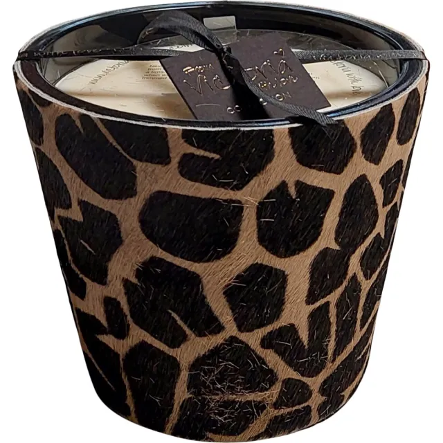 VICTORIA WITH LOVE BY PHILLINE.BE Victoria with Love kaars - Giraffe Beige - Medium - Geurkaars