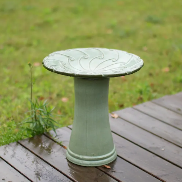 FloraGrace Vogelbad – Handgemaakt Keramiek – Diameter 43 cm Hoogte 45 cm – Keramiek – Lichtgroen – Voor Tuin Terras En Balkon – Vorstbestendig Light Green