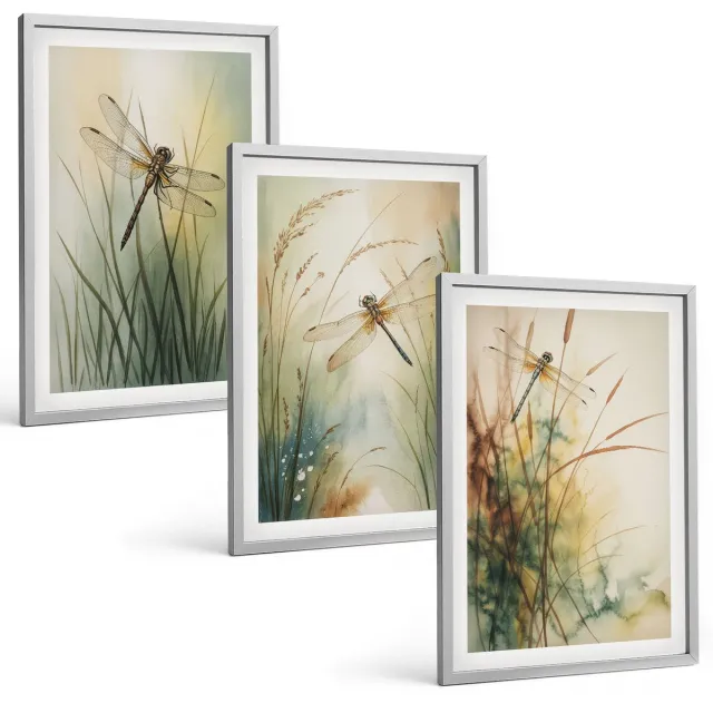 Coloray 3-Delige Schilderij Set - Geschilderd Gras Met Libellen Boven Het Water. - 40 x 60 cm - Wanddecoratie - Schilderijen Set - Interieur - Stijlvolle Muurdecoratie Zilveren lijst