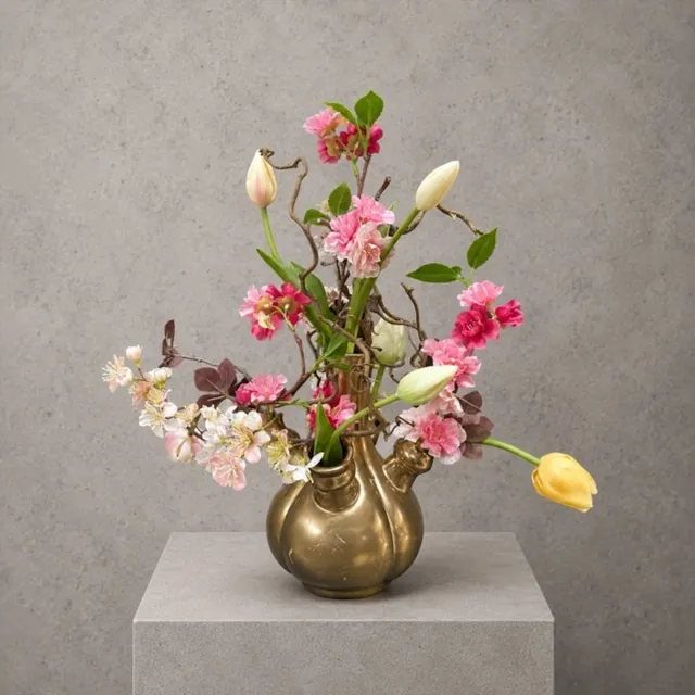 Seta Fiori Kunsttulpen in goud-bronzen tulpenvaas – Seta Fiori peach, roze, goud, creme wit, zacht geel, gr