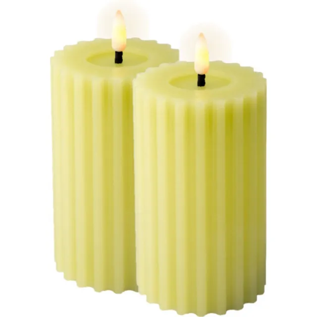 Lumineo luxe LED kaars/stompkaars - 2x st - groen ribbel - D7,5 x H15 cm - timer