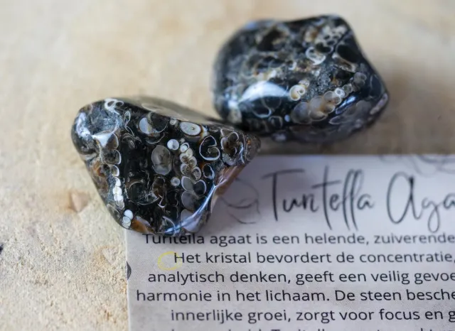GemsByShy Turitella Agaat Trommelsteen, edelsteen - Perfect cadeau voor mannen en vrouwen - Inclusief uitleg - Spiritueel - Agate - Heling - Aarding - Harmonie - Balans - Veiligheid - 100% NATUURLIJK