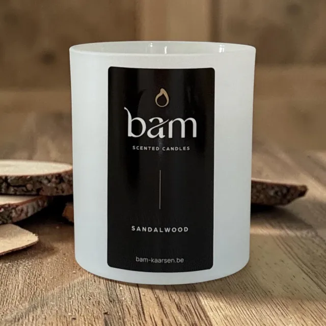 Bam Sandalwood Geurkaars – Sandelhout Kaars met Houten Wiek – Vegan Geurkaars van Zonnebloemwas – 60 Branduren – Handgemaakt in België wit