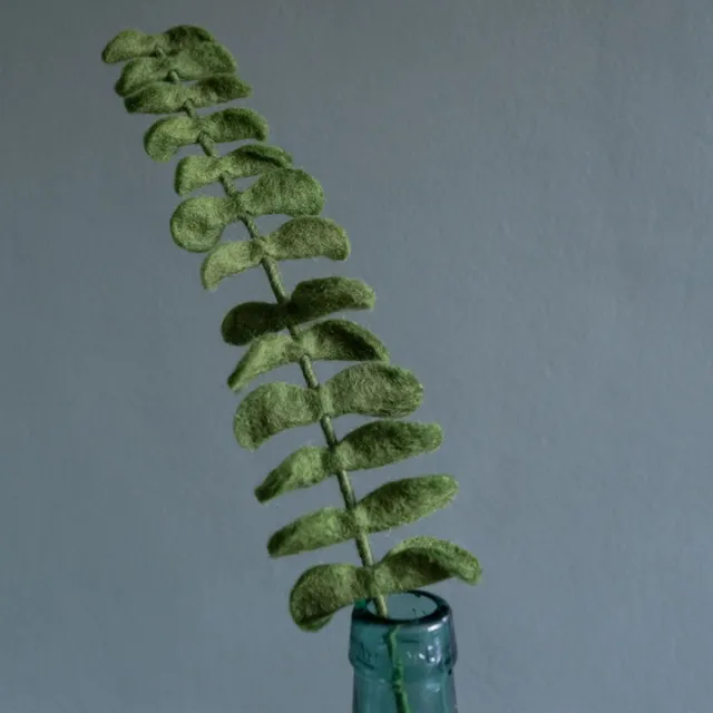 Sjaal met Verhaal Fairtrade Vilt - Tak & Blaadjes Eucalyptus Groen - 55cm - Homedeco