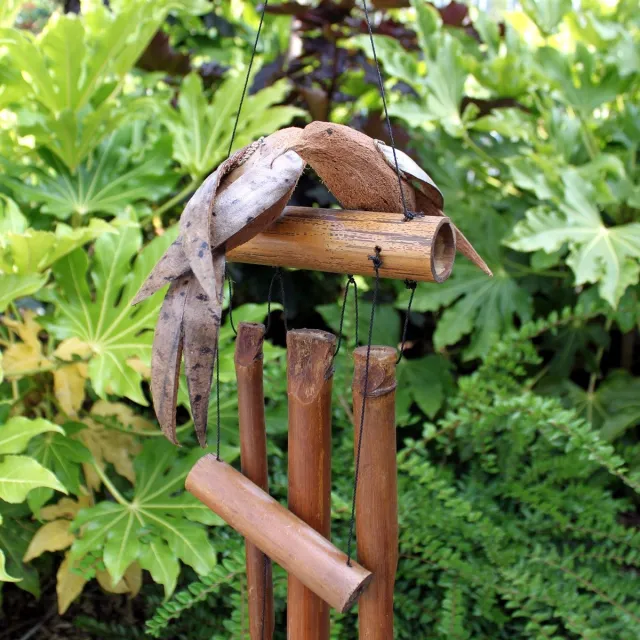 Ancient Wisdom Decoratief beeld - Kokosnoot dubbele vogels windgong - tuinaccessoire - wanddecoratie - cadeau - natuurdecoratie