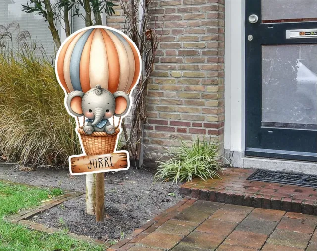 Studio Jitske StudioJitske raamsticker | raambord | geboortebord 50cm geboorte aankondiging Olifant in luchtballon Bruin