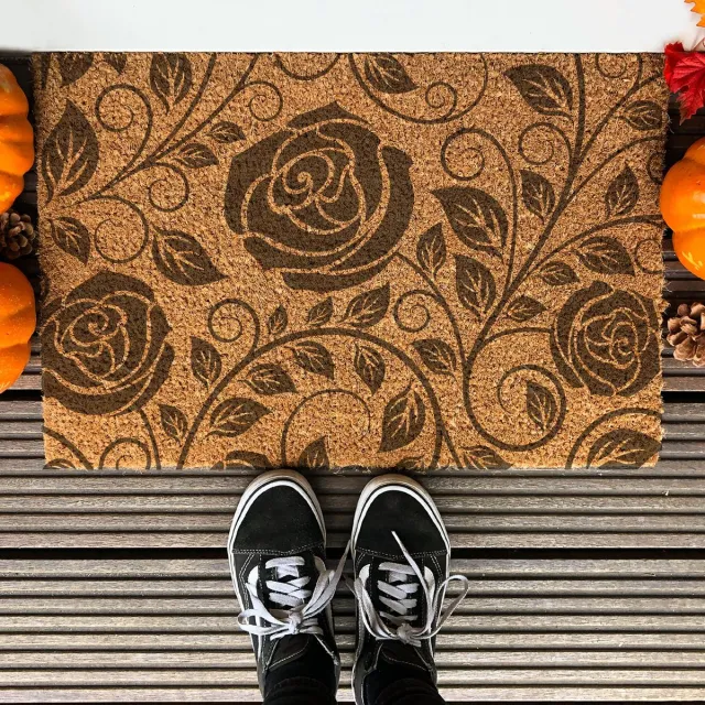 Laser Point Roses | 90x60 cm | Nieuwe huis cadeau | Ingangsmat | Deurmat met stijl | Verhuizing cadeau | Praktisch & trendy | Perfect voor binnenkomst | Cadeau voor nieuwe woning Bruin | Zwart (Gravering 90x60)
