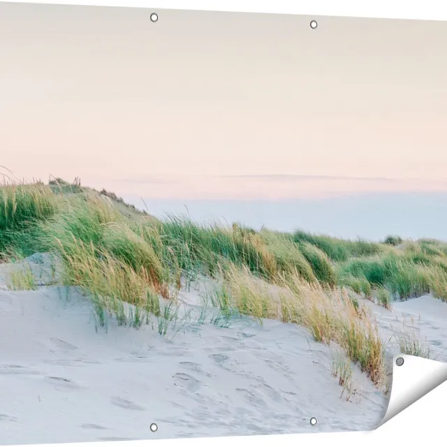 Gards Tuinposter Strand en Duinen met een Vuurtoren - 120x90 cm - Tuindoek - Tuindecoratie - Wanddecoratie buiten - Tuinschilderij Multikleur