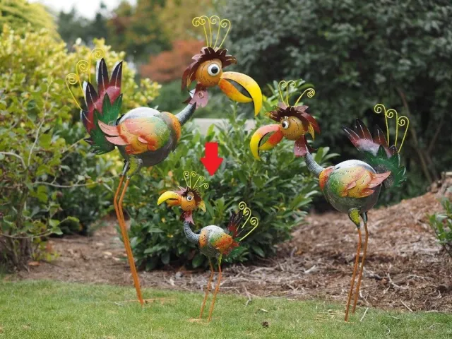 Rawa Geschenken Tuinbeeld - Kleurrijke vogel - 57 cm hoog Rood groen geel