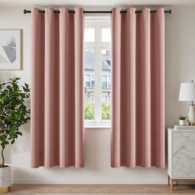 Famanu Set van 2 verduisterende gordijnen in het roze, ondoorzichtig materiaal, ideaal voor slaapkamers en woonkamers, afmeting 220x140 cm, voor raamdecoratie en het creëren van privacy