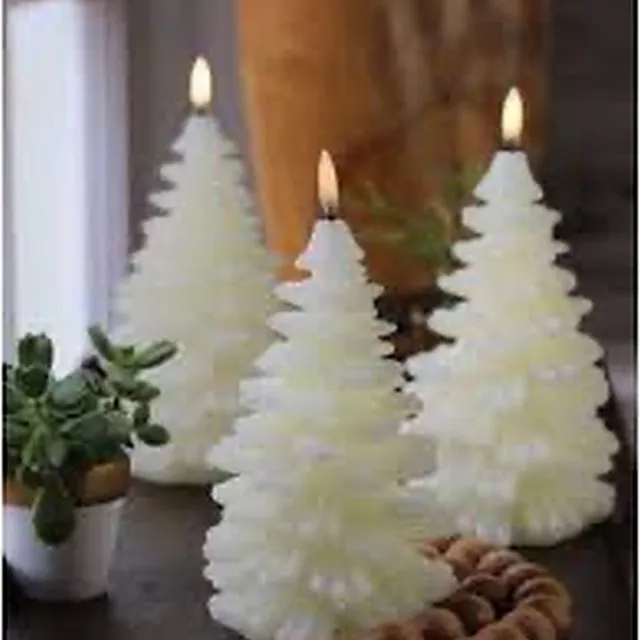Uyuni Led Kaars KERSTBOOM Uyuni - LED candle Christmas tree, Ivory, Smooth, 11 x 18 cm - 3D VLAM Ivory - creme
