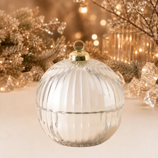 Het Geurhuisje Luxe Glazen Kerstbal Geurkaars met deksel - Zilver - Knisperende Houten Lont – Limited Edition – Dierproefvrij - Handgemaakt - Geïnspireerd op Jankie Home Sweet Home