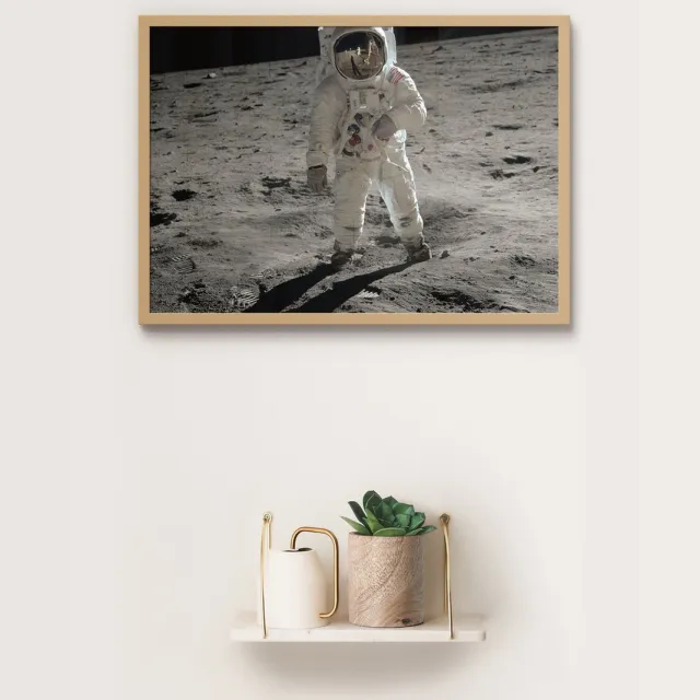 Esque Poster In Houten Lijst - Maanlanding - Astronaut op de maan - Buzz Aldrin & Neil Armstrong - Large 50x70