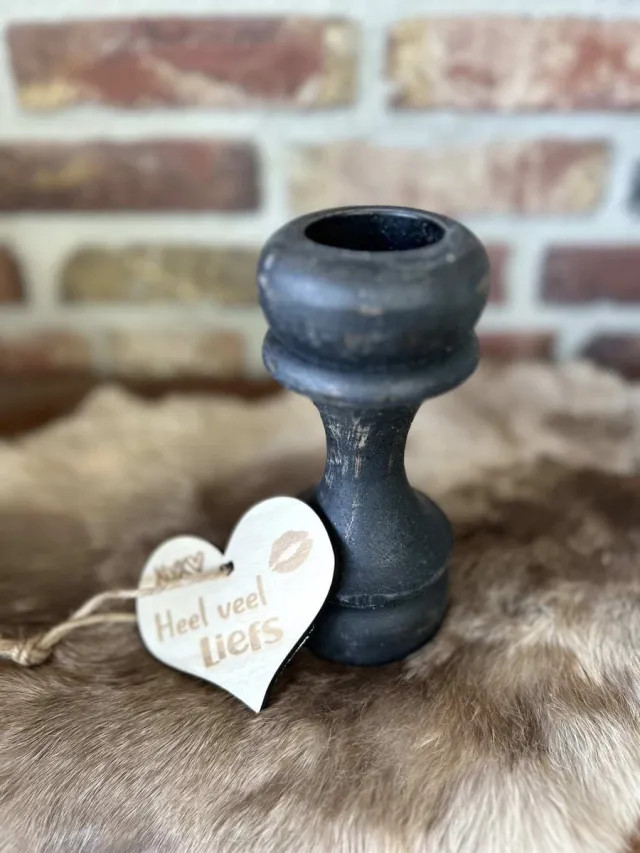 Creaties van hier kandelaar - 15,5x7cm - black wash - met houten hartje