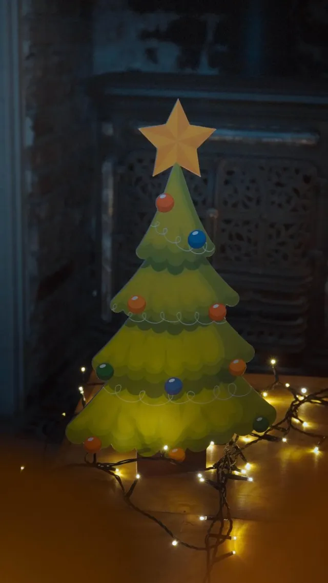 3motion Kerstdecoratie- Kerstversiering - Set- EE-golfkarton met voetje op de achterzijde - kerstboom - kerstman - sneeuwman - rendier wit