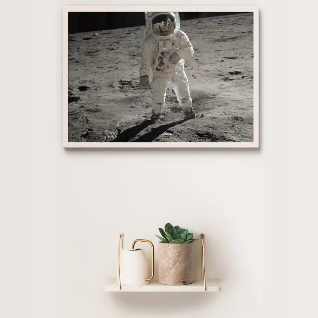 Esque Poster In Witte Lijst - Maanlanding - Astronaut op de maan - Buzz Aldrin & Neil Armstrong - Large 50x70