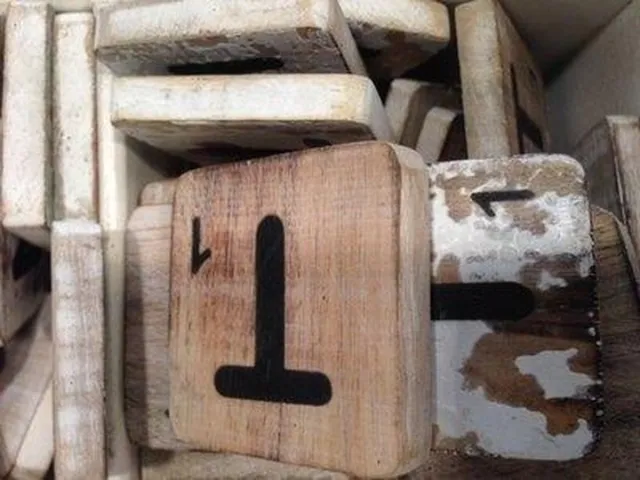 CottonCounts scrabble letter T 6x6 naturel