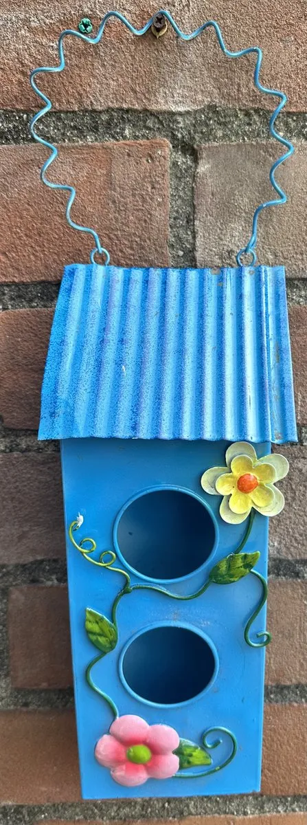 Impuls Metalen (tuin) decoratie "vogelhuisje" - Blauw + meerkleurig - hoogte 41 x 12 x 6.5 cm - Tuinaccesoires - Tuindecoratie - Vogelhuisjes
