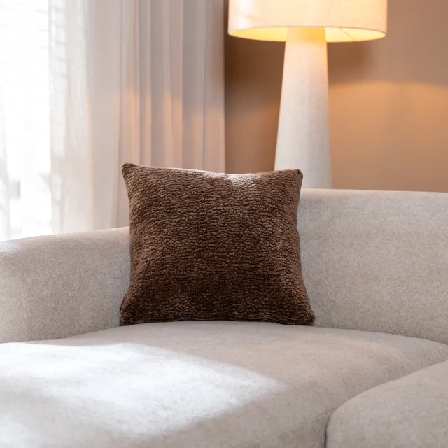 Bronx71 Sierkussen Day chenille chocolate brown 45 x 45 Bruin