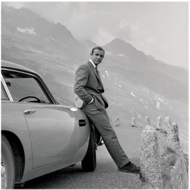 James Bond Poster - Aston Martin - 40 X 40 Cm - Zwart