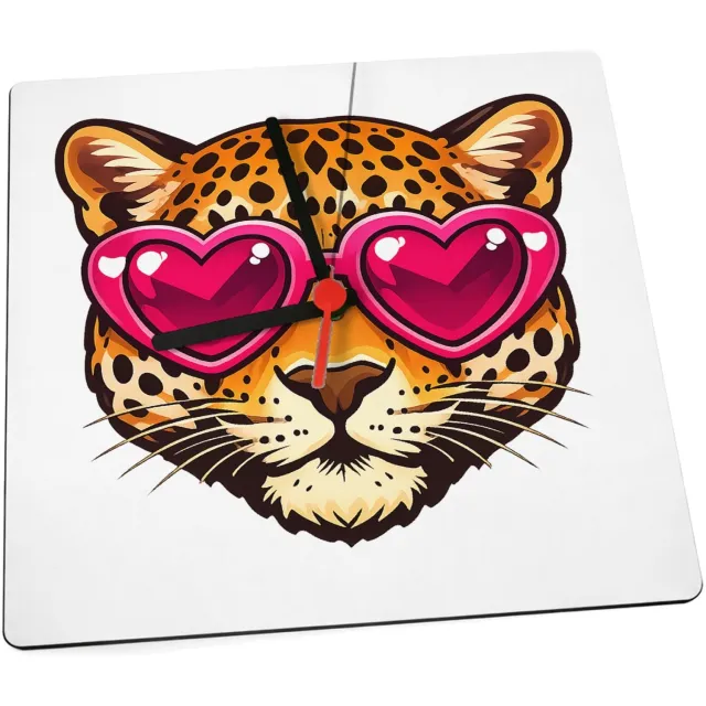 Mr Cadeautjes Klok 19 x 19 - design Een opvallend dierenportret met een onverwachte mode-accesso | cadeau Wit