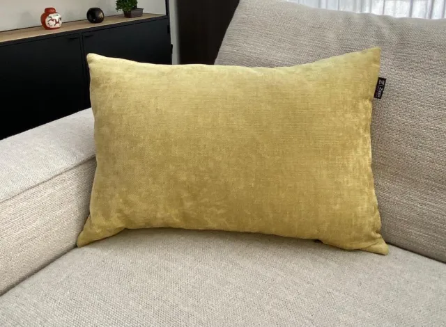 Zippi Design Fresh Mellow Yellow Sierkussen 40x60 cm kleur geel- ACTIE nu inclusief veren vulling!