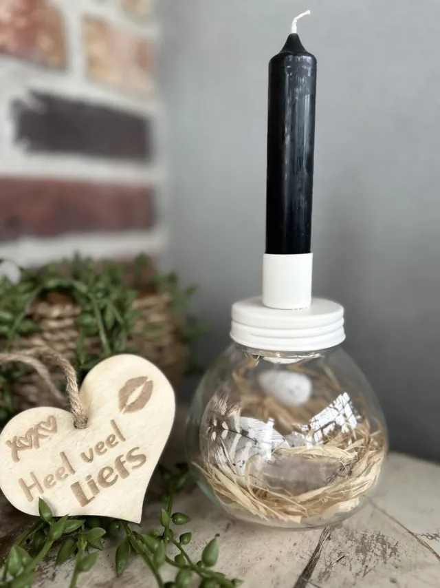 Creaties van hier Kaarsenhouder met houten hartje en kaars - Glas met inhoud - 23x10x10 cm - Pasen Diversen