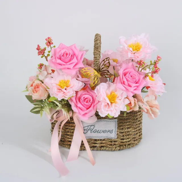 La Roselle Amsterdam Pink Blossom Bloemenmandje Inclusief Basket – Roze en witte Rozen en Pioenrozen - feestdagen cadeau mand Roze, lichtroze, blush roze en perzik