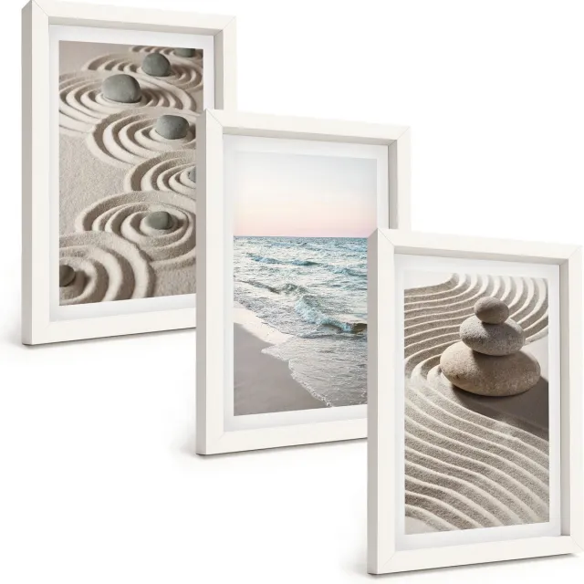 TULUP 3-Delige Schilderij Set - Rustig zand en kabbelend water met kiezels op het strand. - 20x30 - Wanddecoratie - Schilderijen Set - Kantoor - Interieur Decoratie Witte lijst