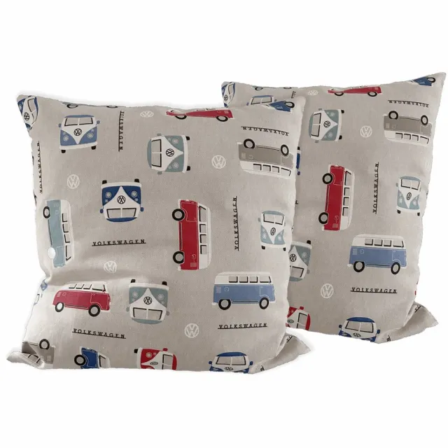 Lovely Stitches Kussen VW Busjes 45x45 cm – 100% Katoen Canvas – Beige met Blauwe, Mint & Rode Volkswagen Busjes – Afsluitbaar met Rits – Retro Sierkussenhoes