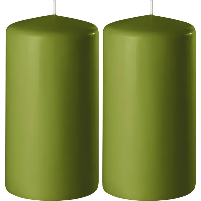 Enlightening Candles 2x Olijf groene cilinderkaarsen/stompkaarsen 6 x 8 cm 27 branduren - Geurloze kaarsen olijf groen - Woondecoraties