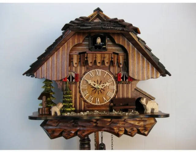 Engstler 443_Q - Koekoeksklok - Kwarts - Notenhout - 28 cm
