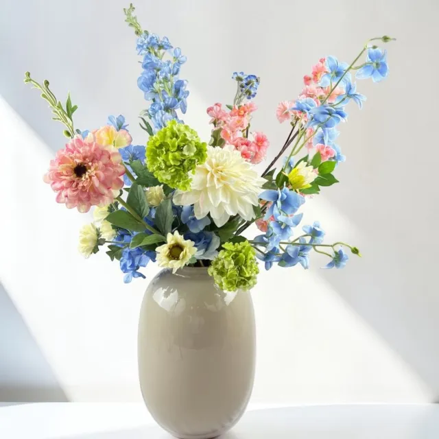 Bloemboetiek Blush Romance – Kunstbloemen – Bloemen – Zijden bloemen boeket – Luxe kunstbloemen plukboeket – Roze, Lichtblauw, cremè/ wit en groen – 65 cm – 10 stelen – Vaas niet inbegrepen
