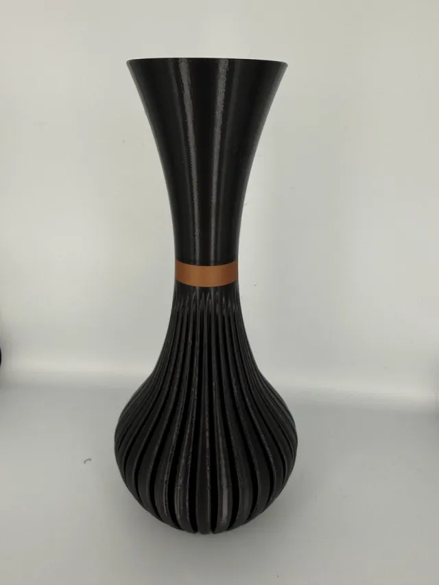 Ko-tje Vaas - Ko-tje - Elegant - Zwart/Brons - Waterdicht - 23 x 10 cm Zwart / Brons