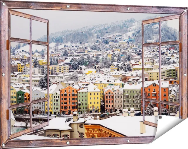 Gards Tuinposter Doorkijk Gekleurde Huisjes met Sneeuw in Oostenrijk - 120x80 cm - Tuindoek - Tuindecoratie - Wanddecoratie buiten - Tuinschilderij Bruin