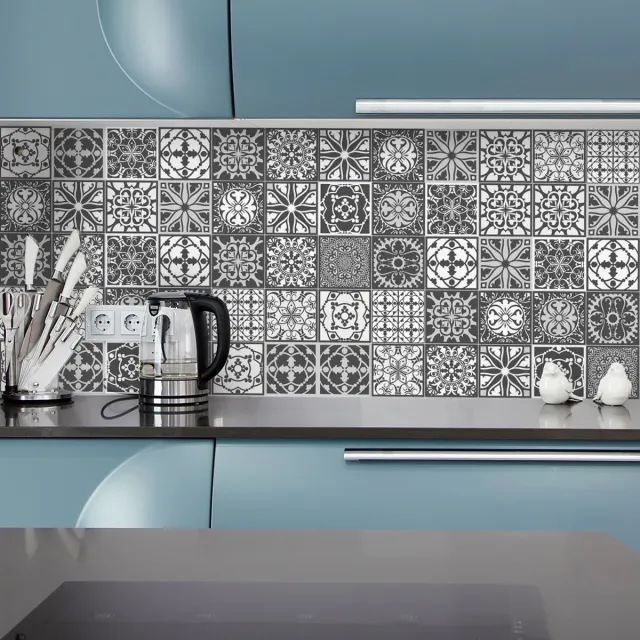 Ambiance Sticker Zelfklevende tegelmuurstickers voor keuken en badkamer - 16 originele Azulejo tegelstickers in grijstinten - 16 stickers, 20x20cm Multi color
