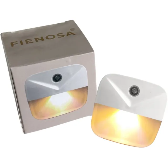 Fienosa LED Schemer Nachtlampje - Warm Wit Licht - Dag & Nacht Sensor - Schemer lampje