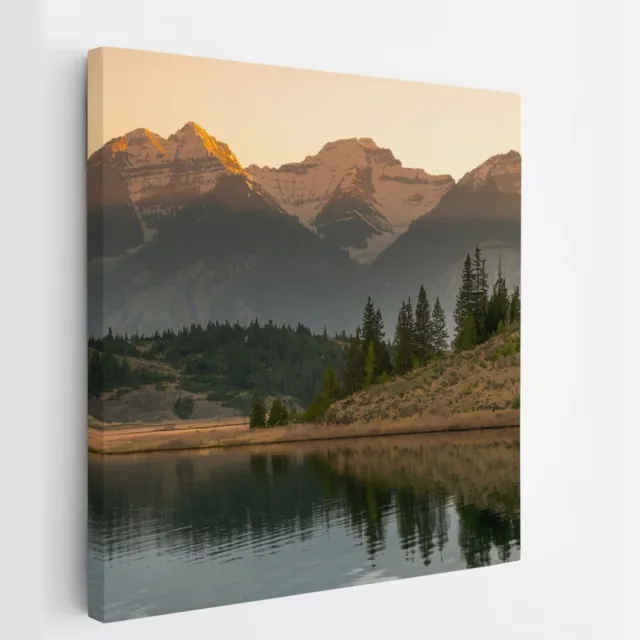 Saammp Canvas Schilderij - Meer tussen de bergen - Landschap - Natuur - 20x20 - Foto op canvas - Wanddecoratie - Muurdecoratie Woonkamer - Slaapkamer decoratie - Canvas Print Multicolor